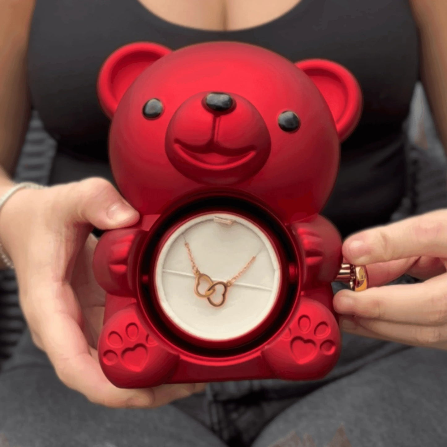 Timeless Elegance — Rotating Eternal Flower Box & Necklace