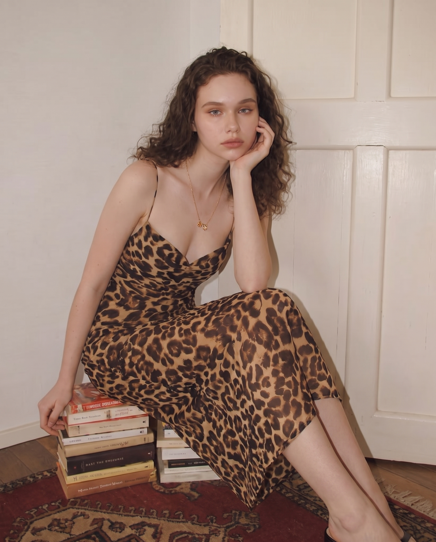 Abito Maxi con Scollo Drappeggiato e Stampa Leopardata
